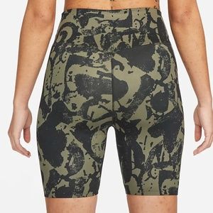 NWT Nike 3X One Luxe Camo Women's Mid-Rise Training Shorts